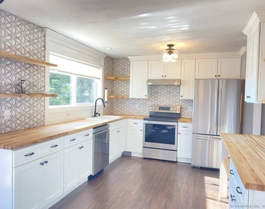 10 Fleetwood Drive - Photo Thumbnail 1