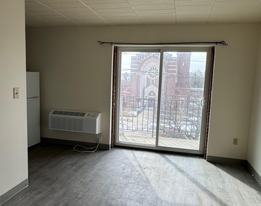 1575 Boston Avenue - Photo Thumbnail 1