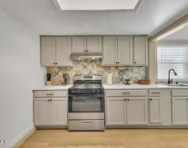 2723 Grant Avenue - Photo Thumbnail 9