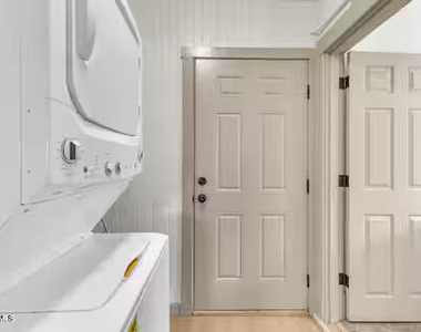 2723 Grant Avenue - Photo Thumbnail 21