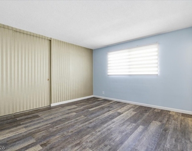 1700 Rexford Drive - Photo Thumbnail 24