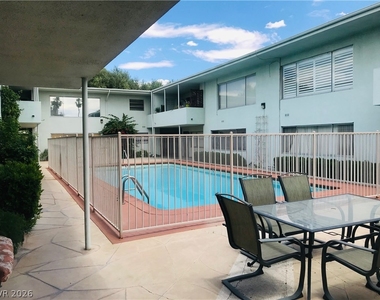 1700 Rexford Drive - Photo Thumbnail 4