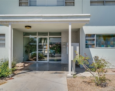 1700 Rexford Drive - Photo Thumbnail 12