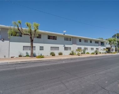 1700 Rexford Drive - Photo Thumbnail 8