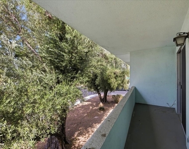 1700 Rexford Drive - Photo Thumbnail 21