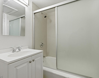 1700 Rexford Drive - Photo Thumbnail 23