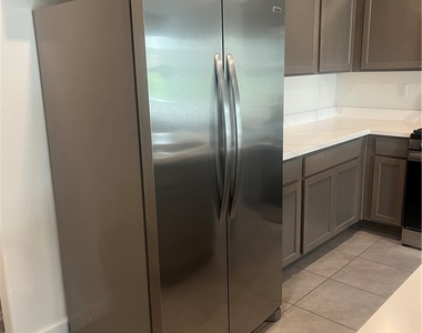3610 Tripoli Cove Avenue - Photo Thumbnail 12