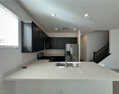 1132 Heliodor Avenue - Photo Thumbnail 4