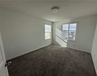 1132 Heliodor Avenue - Photo Thumbnail 9