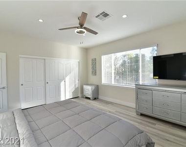 385 Glenridding Street - Photo Thumbnail 21