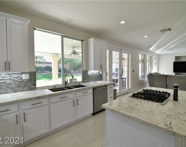 385 Glenridding Street - Photo Thumbnail 4