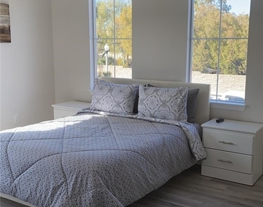 385 Glenridding Street - Photo Thumbnail 13