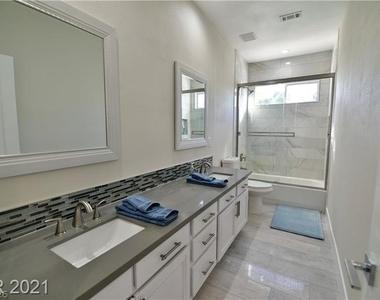 385 Glenridding Street - Photo Thumbnail 18
