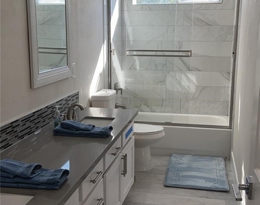 385 Glenridding Street - Photo Thumbnail 12
