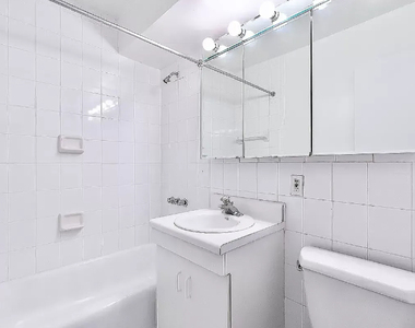 330 East 46th Street - Photo Thumbnail 2