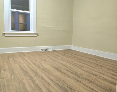 804 Broad St - Photo Thumbnail 7