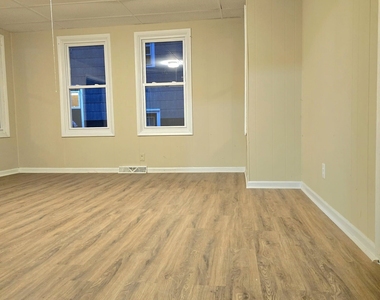 804 Broad St - Photo Thumbnail 8