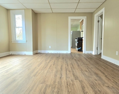 804 Broad St - Photo Thumbnail 9