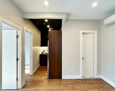 1354 Jefferson Avenue - Photo Thumbnail 1