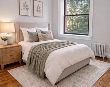 37 Cornelia St - Photo Thumbnail 4
