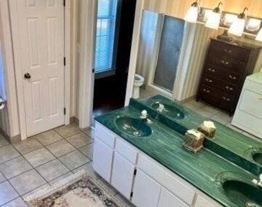 1663 Thompson Lane - Photo Thumbnail 19