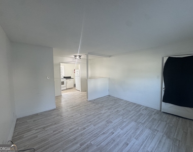 324 N Main Street - Photo Thumbnail 2