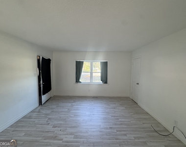 324 N Main Street - Photo Thumbnail 3