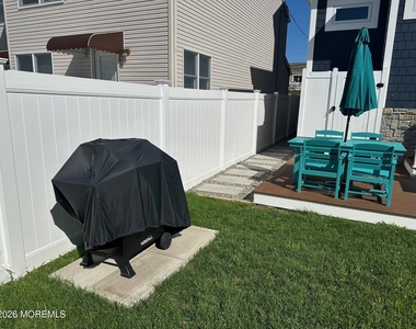 102 New Jersey Avenue - Photo Thumbnail 33