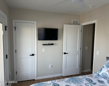 102 New Jersey Avenue - Photo Thumbnail 12