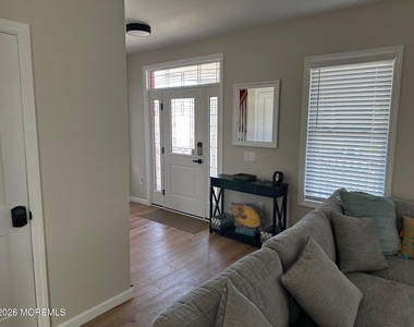 102 New Jersey Avenue - Photo Thumbnail 3