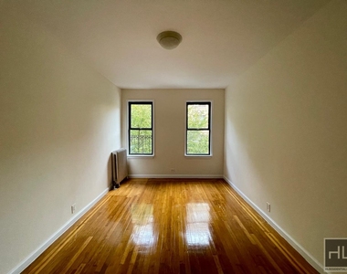 West 171st Street - Photo Thumbnail 8