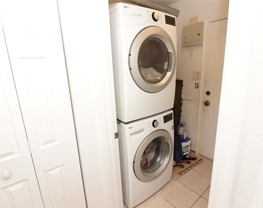 6602 Geneva Street - Photo Thumbnail 18