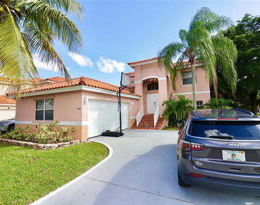 6602 Geneva Street - Photo Thumbnail 2