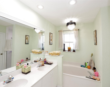 6602 Geneva Street - Photo Thumbnail 10