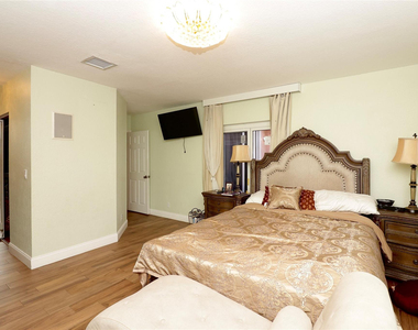 6602 Geneva Street - Photo Thumbnail 7