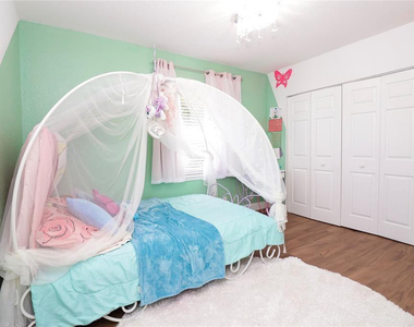 6602 Geneva Street - Photo Thumbnail 15