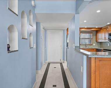 511 Bayshore Drive - Photo Thumbnail 4