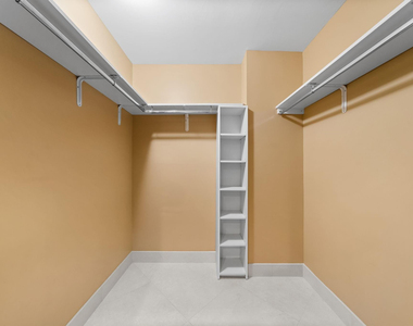 511 Bayshore Drive - Photo Thumbnail 16