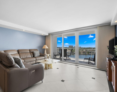 511 Bayshore Drive - Photo Thumbnail 2