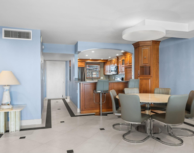 511 Bayshore Drive - Photo Thumbnail 6
