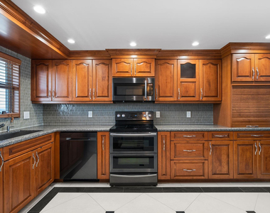 511 Bayshore Drive - Photo Thumbnail 7