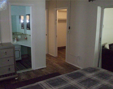 5039 Nw 42 Street - Photo Thumbnail 8