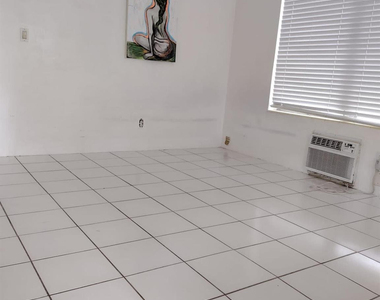 1707 Thomas Street - Photo Thumbnail 8