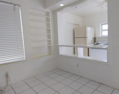 1707 Thomas Street - Photo Thumbnail 15