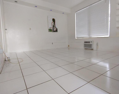 1707 Thomas Street - Photo Thumbnail 4