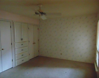 12806 Midway Road - Photo Thumbnail 6