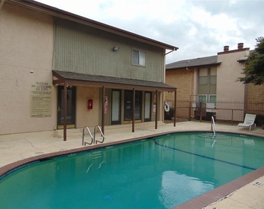 12806 Midway Road - Photo Thumbnail 3