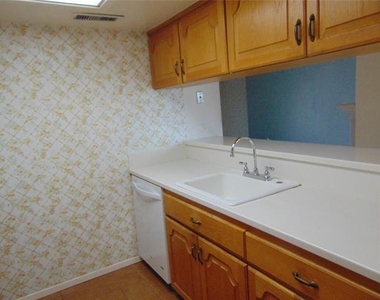 12806 Midway Road - Photo Thumbnail 10