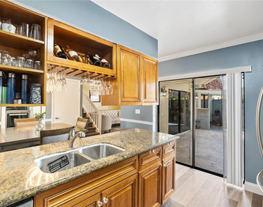 1600 Coral Avenue - Photo Thumbnail 7