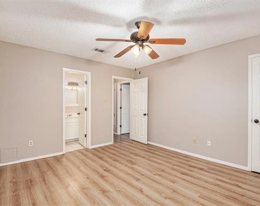 617 S Las Vegas Trail - Photo Thumbnail 17